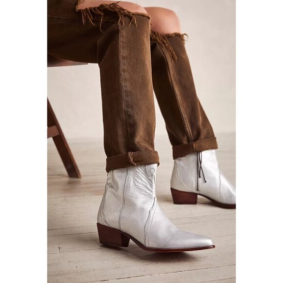 FREE PEOPLE New Frontier Western Bootie in Silver Leather Size 8US / 38EU - Picture 1 of 12